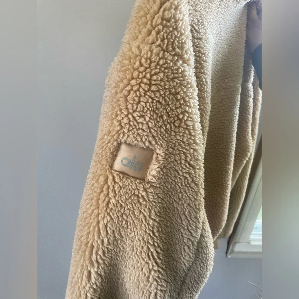 Alo Yoga Foxy Sherpa Camel Jacket size Medium